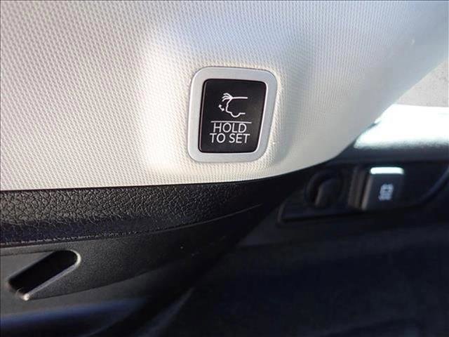 Used 2022 Jeep Grand Cherokee Summit w/ Advanced Protech Group IV AWD/4WD image 9
