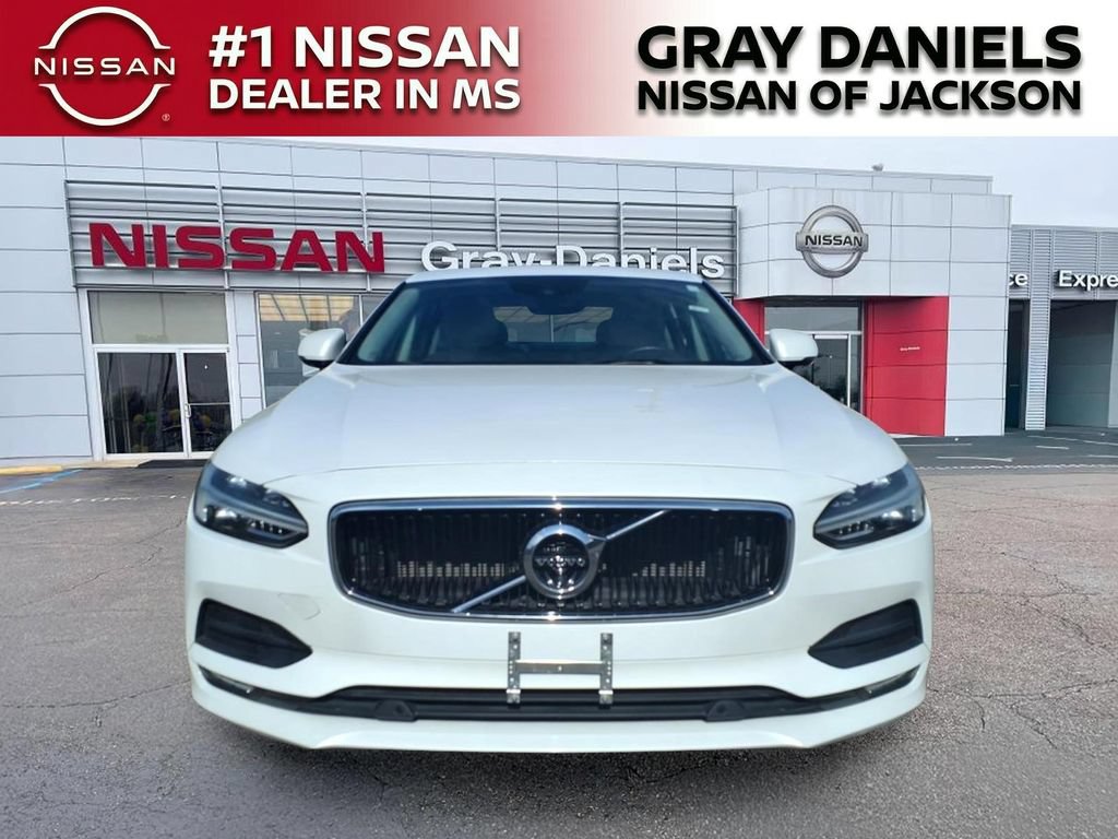 Used 2018 Volvo S90 T5 Momentum w/ Convenience Package FWD image 2