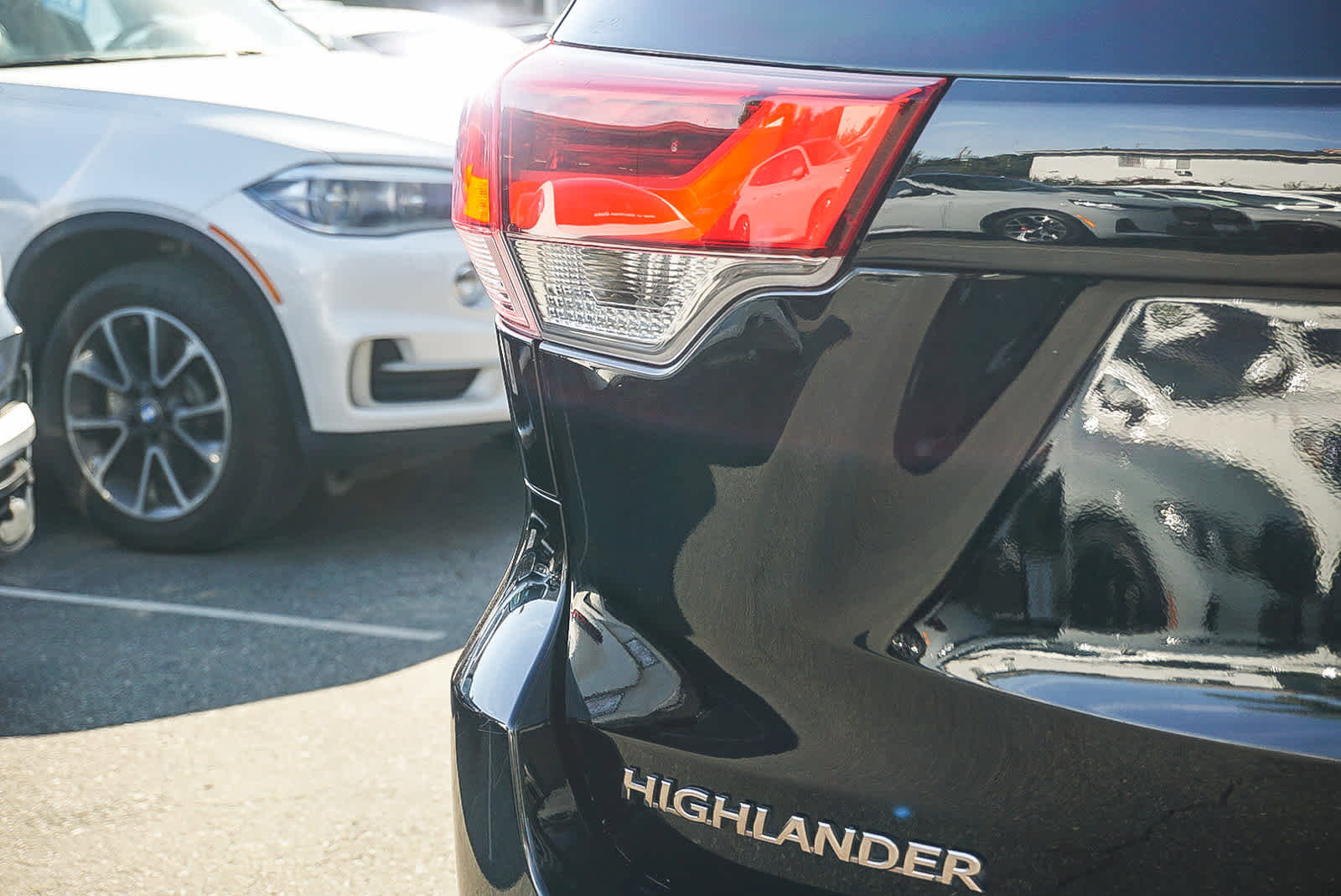 Used 2017 Toyota Highlander Limited image 12