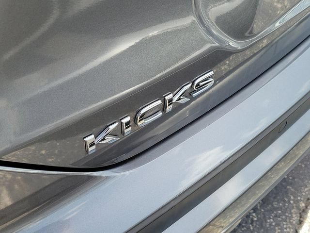 Used 2021 Nissan Kicks SR w/ SR Premium Package FWD image 5