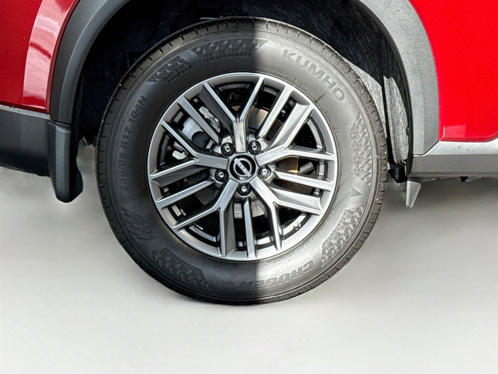 Used 2026 Nissan Rogue S FWD image 41