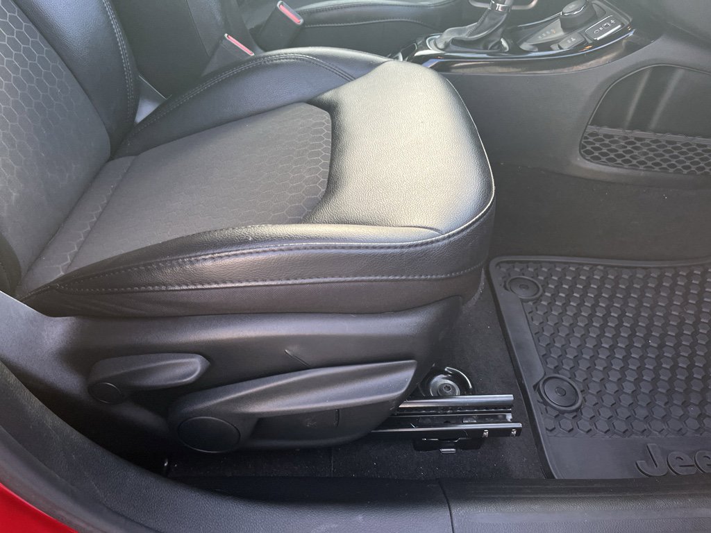 Used 2020 Jeep Compass Latitude image 30