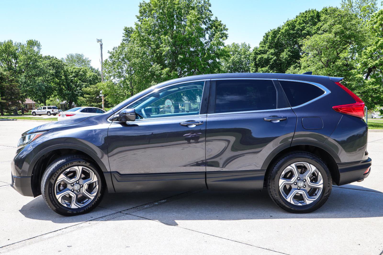 Used 2017 Honda CR-V EX image 4