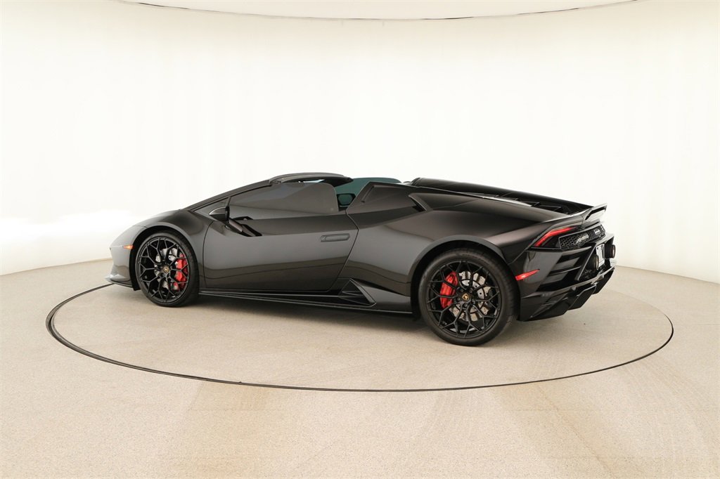 Used 2022 Lamborghini Huracan EVO image 3
