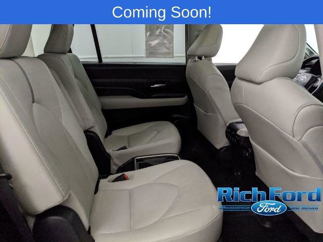 Used 2024 Toyota Grand Highlander Platinum image 15
