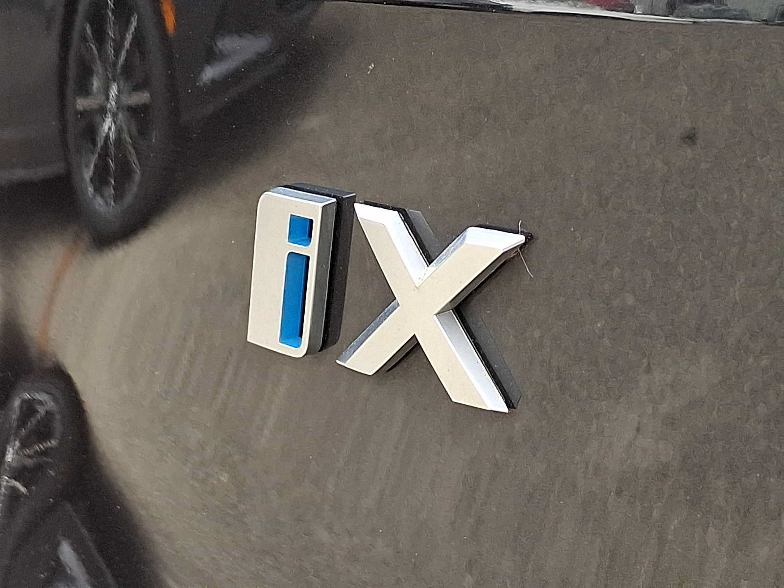 Certified 2024 BMW iX xDrive50 w/ Sport Package AWD/4WD image 30