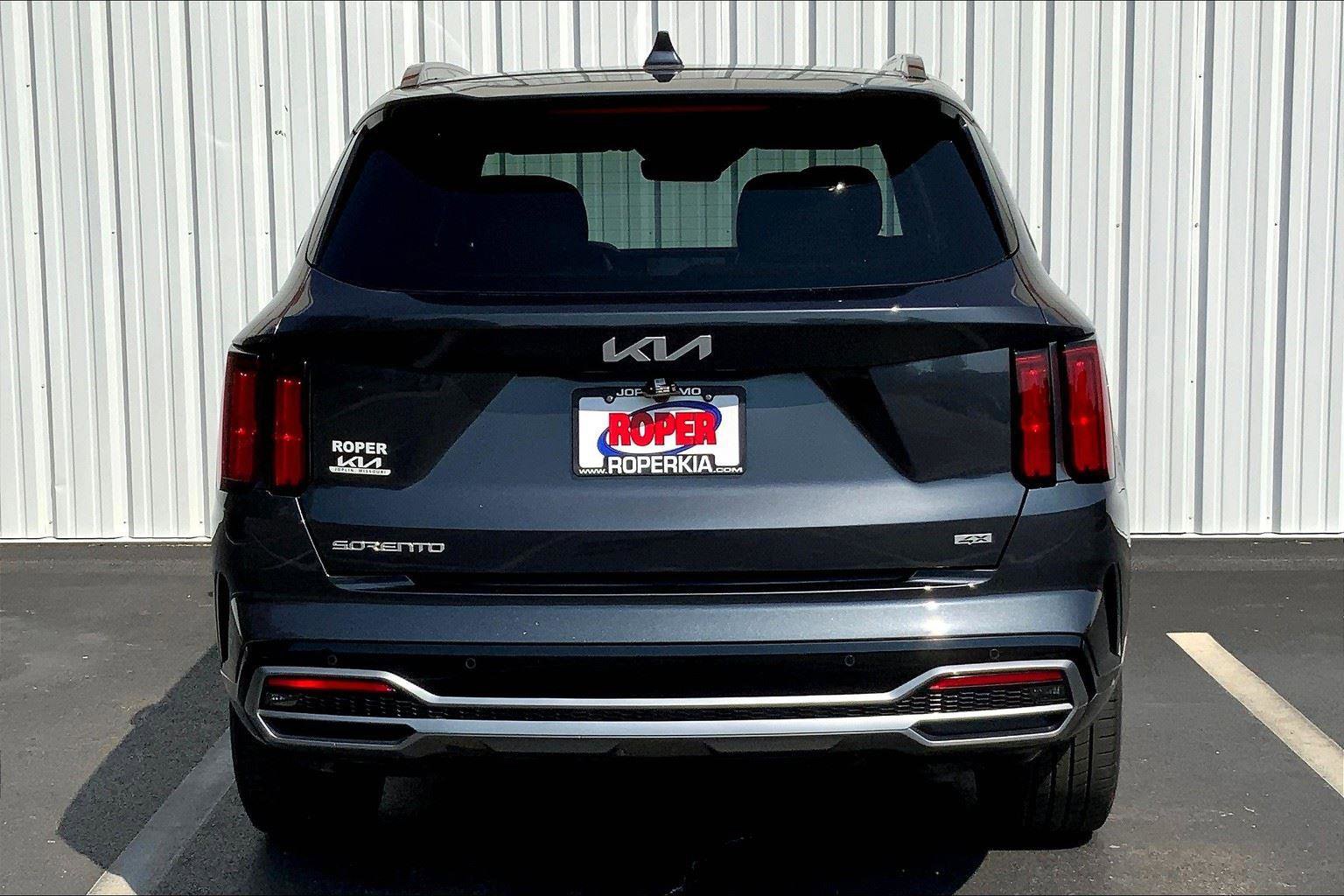 Used 2023 Kia Sorento SX image 4
