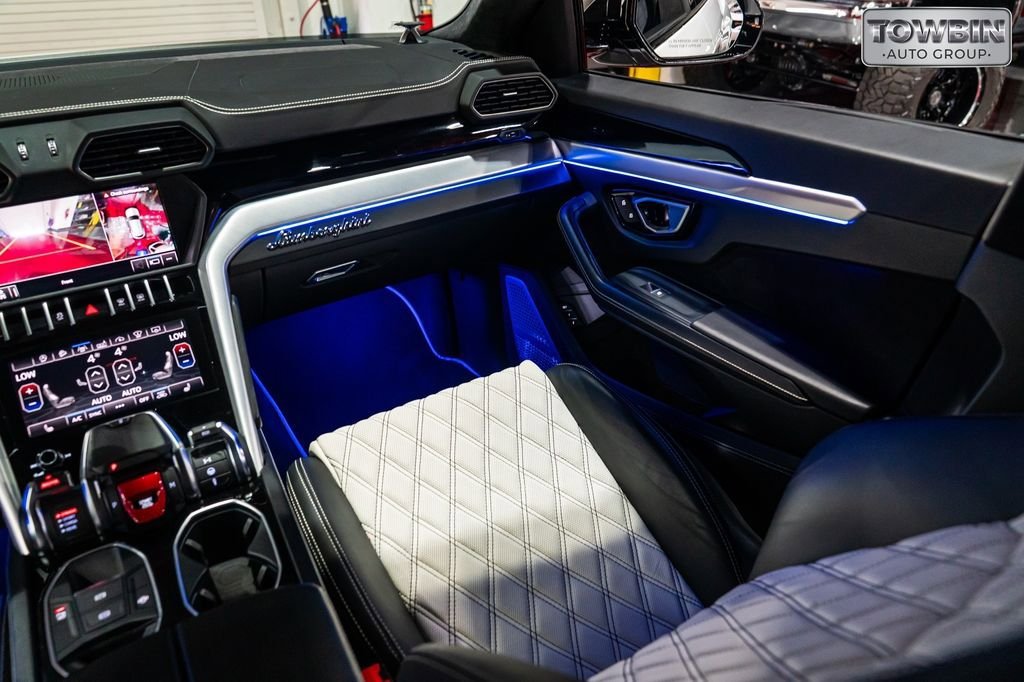 Used 2019 Lamborghini Urus AWD/4WD image 21