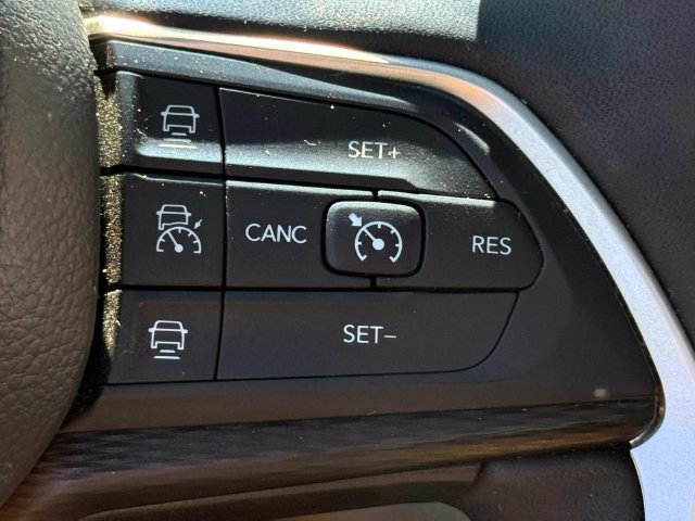 Certified 2024 Jeep Grand Cherokee L Altitude AWD/4WD image 21