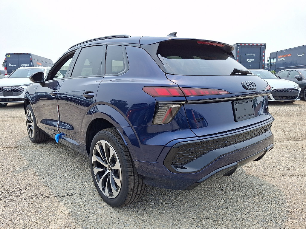 New 2026 Audi Q3 quattro 2.0T AWD/4WD image 3