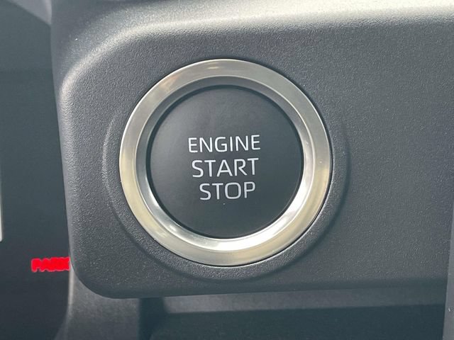 Used 2025 Toyota 4Runner SR5 AWD/4WD image 32