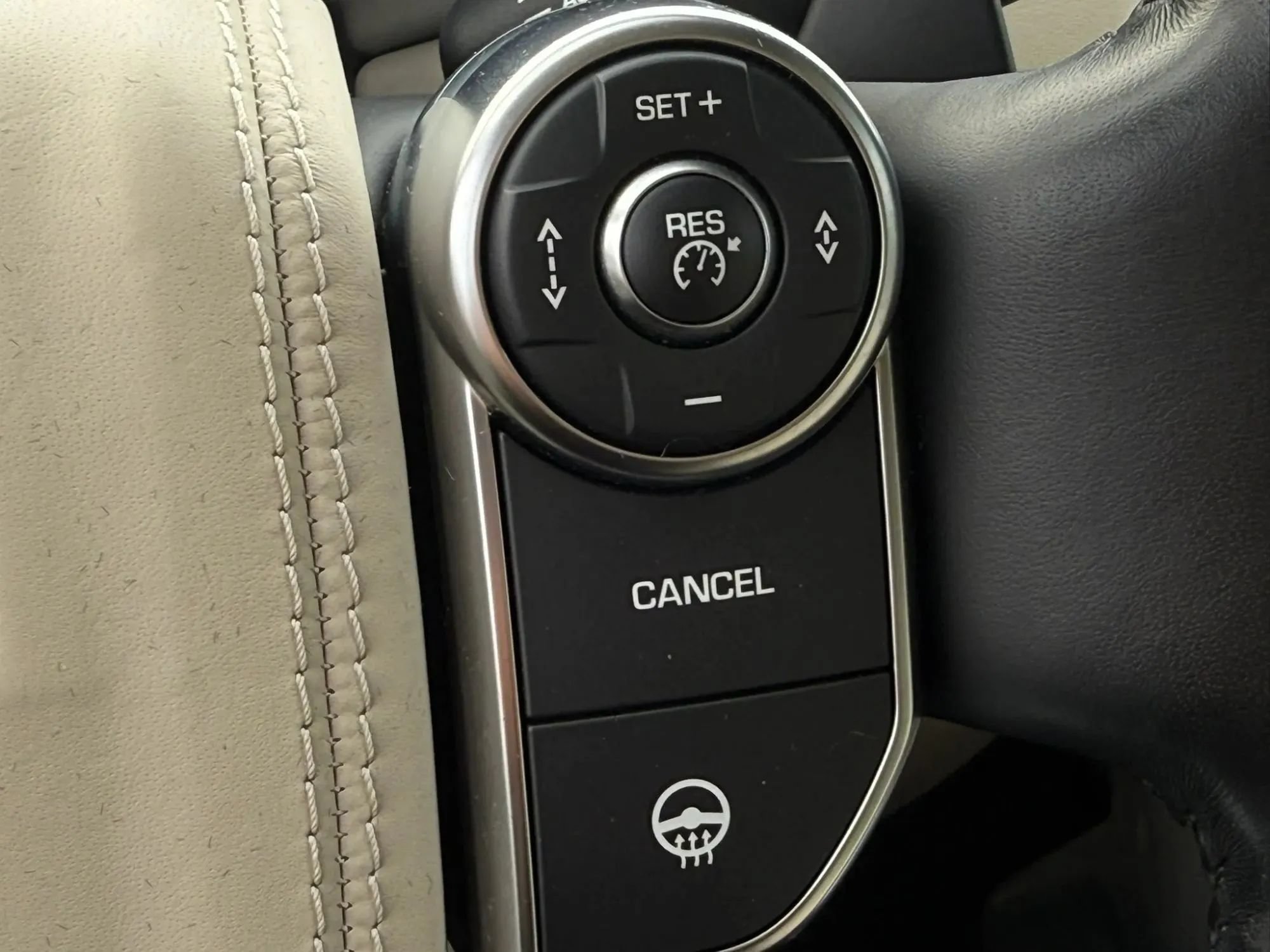 Used 2017 Land Rover Range Rover Supercharged AWD/4WD image 38