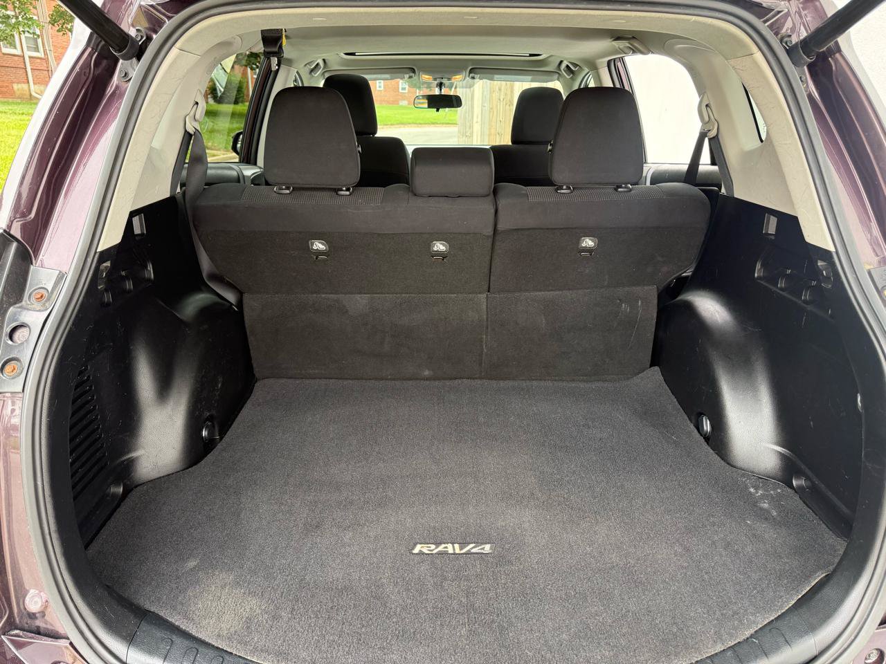 Used 2016 Toyota RAV4 XLE AWD/4WD image 9