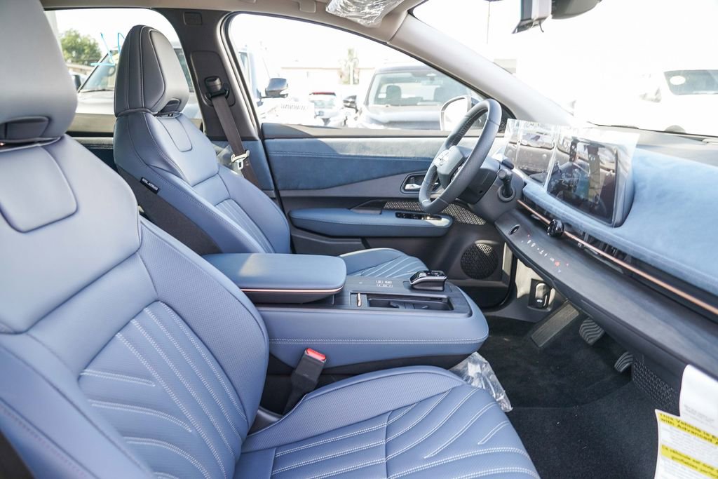 New 2025 Nissan Ariya Platinum image 20