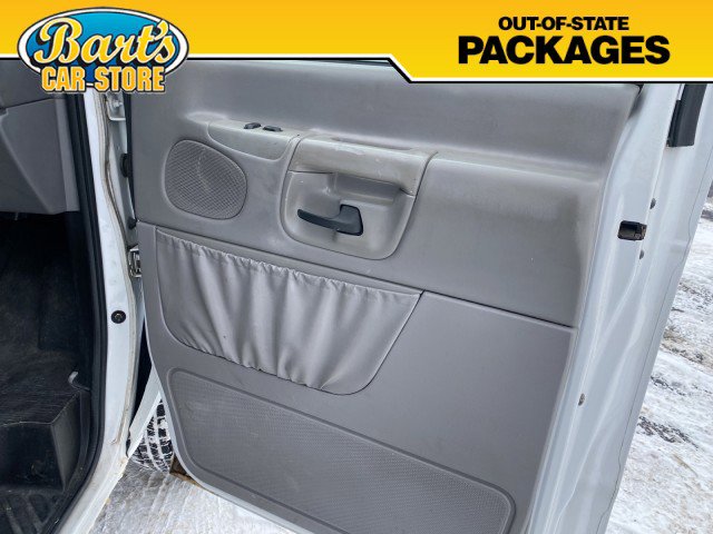 Used 2001 Ford E-250 and Econoline 250 RWD image 8