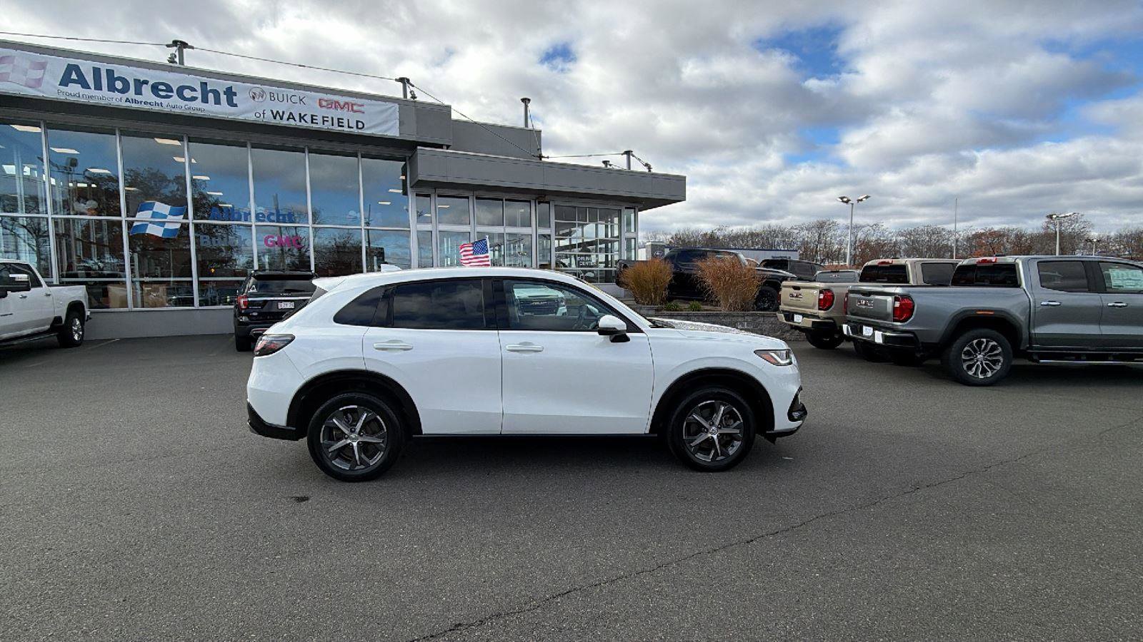 Used 2024 Honda HR-V EX-L image 8