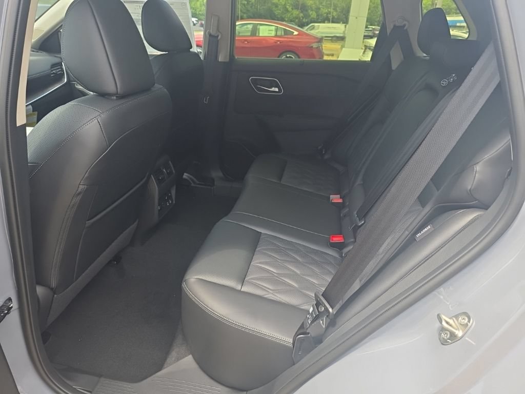 New 2026 Nissan Rogue Platinum w/ Platinum Premium Package AWD/4WD image 13