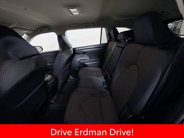Used 2023 Toyota Highlander L image 9