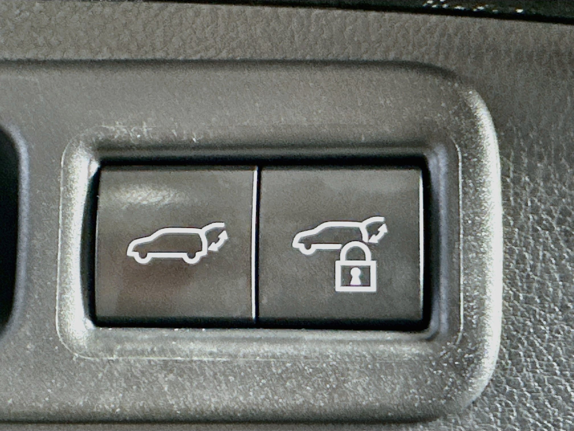 Used 2023 Lexus RX 500h F Sport w/ Accessory Package (2T) AWD/4WD image 31