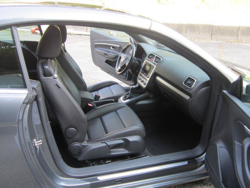Used 2013 Volkswagen Eos Komfort FWD image 19