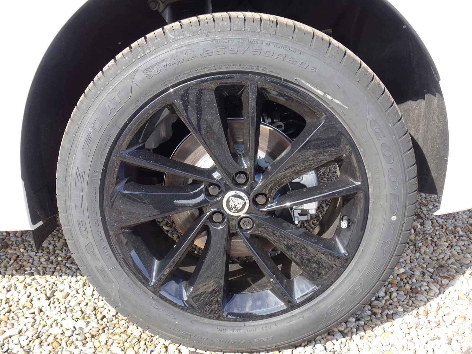 New 2025 Jaguar F-PACE R-Dynamic S image 27