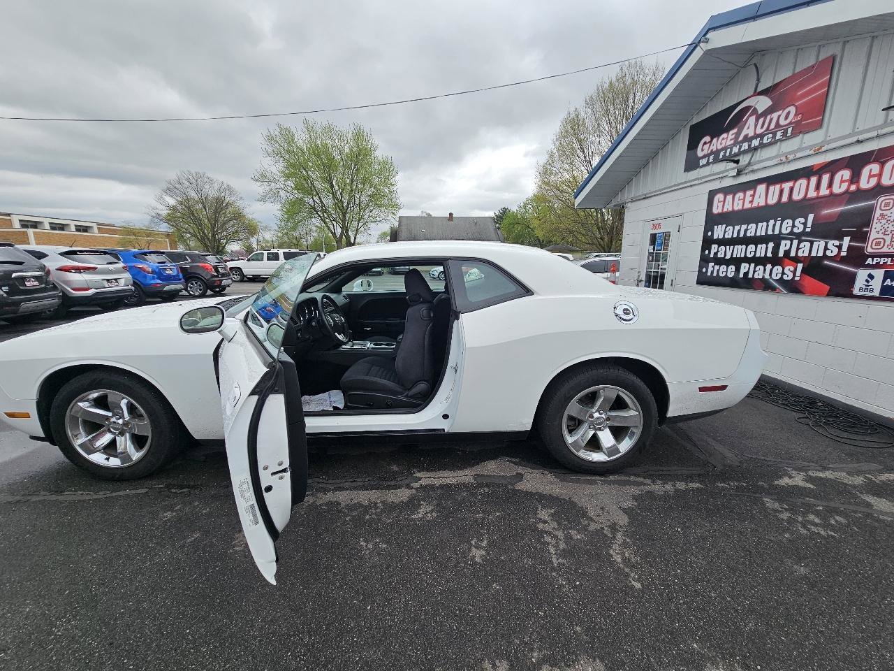 Used 2013 Dodge Challenger SXT w/ Sound Group RWD image 24