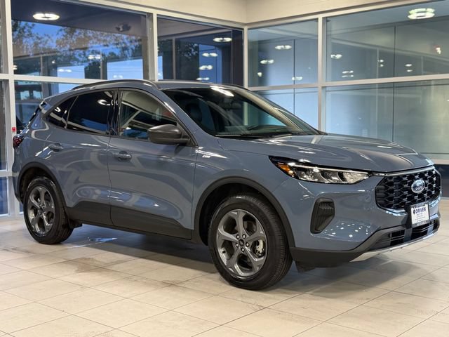 Used 2025 Ford Escape ST-Line w/ Tech Pack #1 AWD/4WD image 6