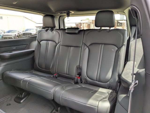 New 2026 Jeep Grand Wagoneer 2WD w/ 8-Passenger Seating Package image 15