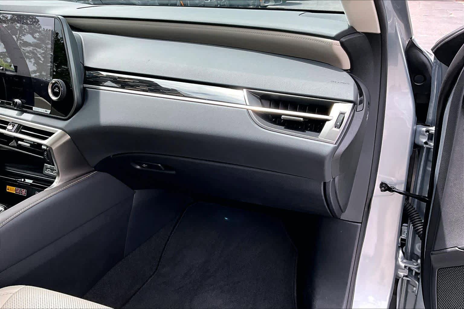 Used 2024 Lexus RX 350 FWD w/ Technology Package image 19