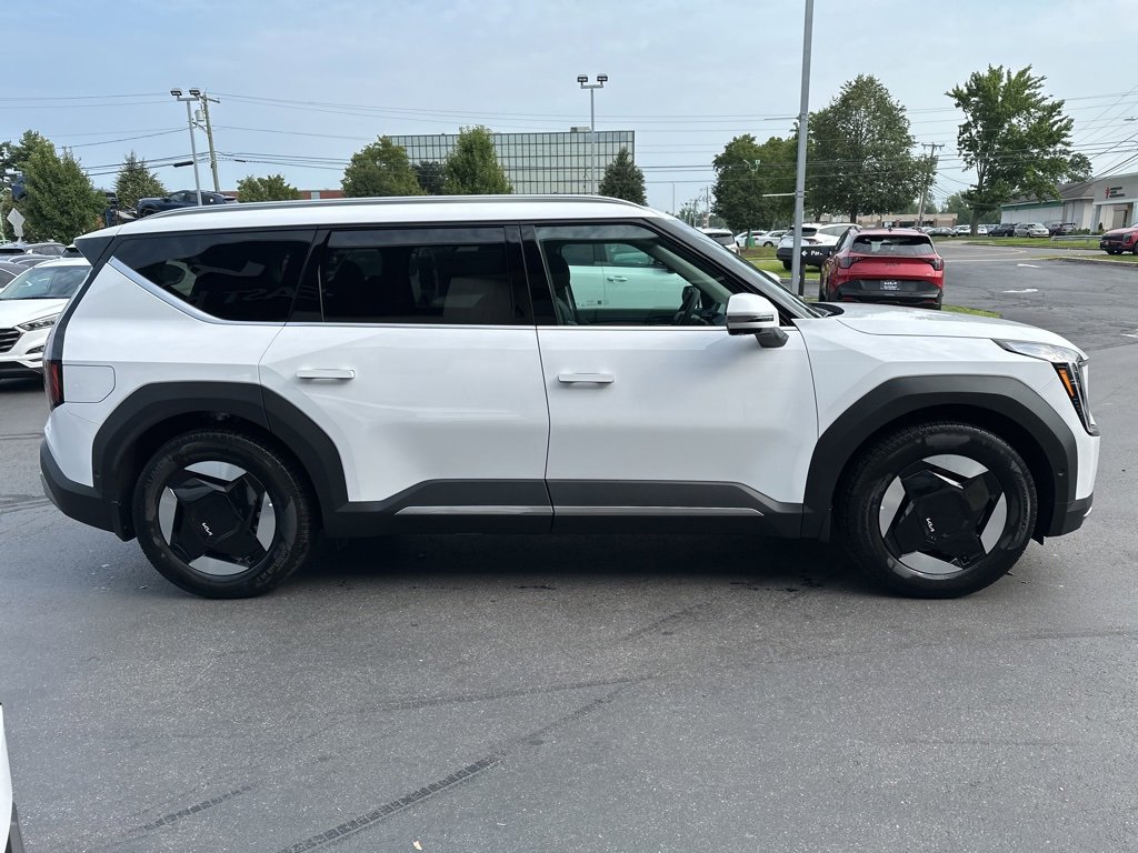 New 2026 Kia EV9 Wind image 4