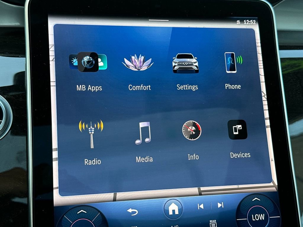 Used 2024 Mercedes-Benz GLC 300 image 17