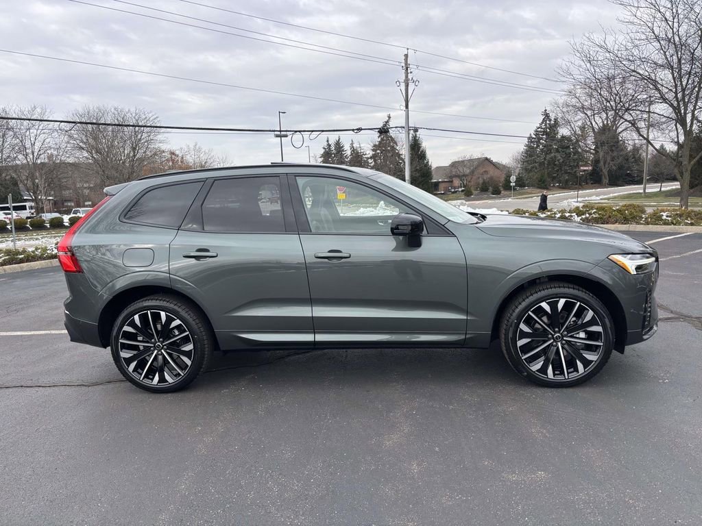 New 2026 Volvo XC60 B5 Ultra w/ Protection Package Premier image 8