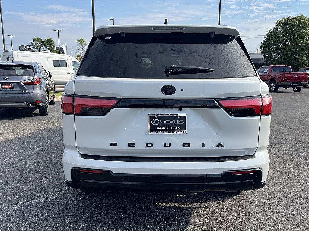 Used 2024 Toyota Sequoia Platinum image 4