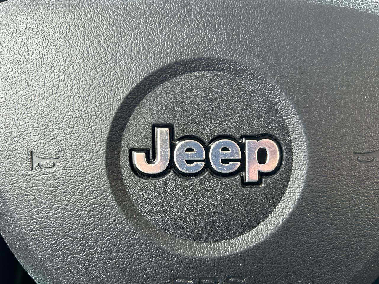 Used 2008 Jeep Commander Sport AWD/4WD image 20