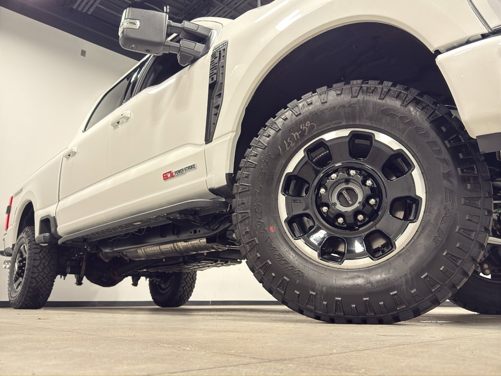 New 2026 Ford F250 Platinum w/ Tremor Off-Road Package image 2