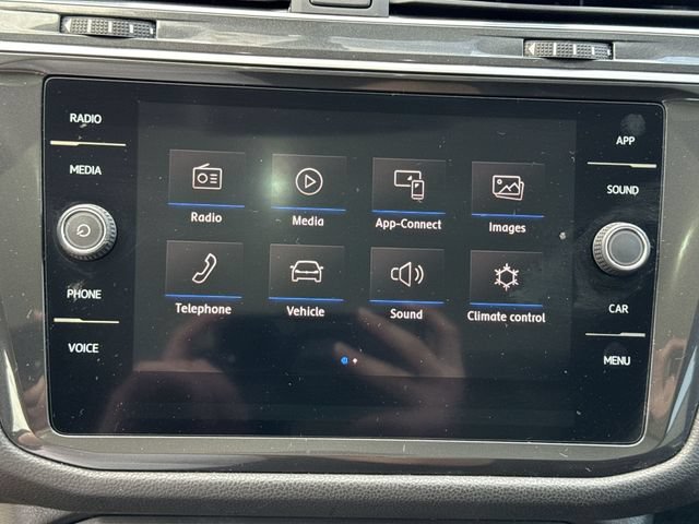 Used 2020 Volkswagen Tiguan SE w/ Panoramic Sunroof Package AWD/4WD image 13