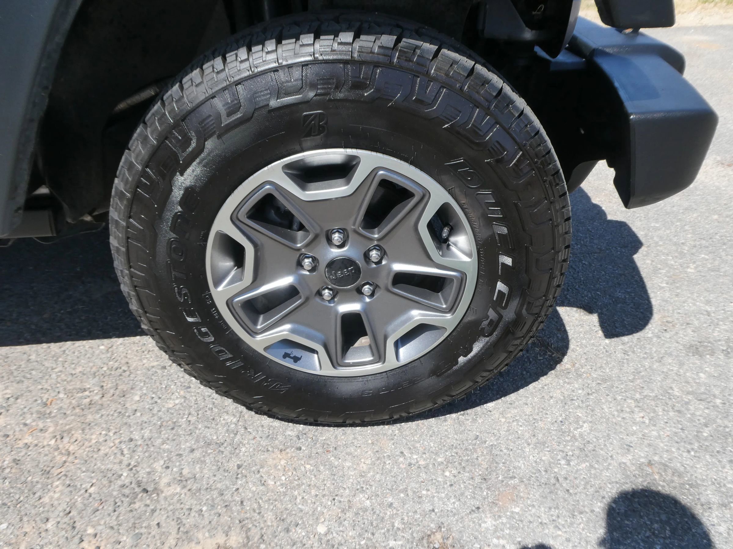 Used 2013 Jeep Wrangler Unlimited Rubicon w/ Connectivity Group AWD/4WD image 29