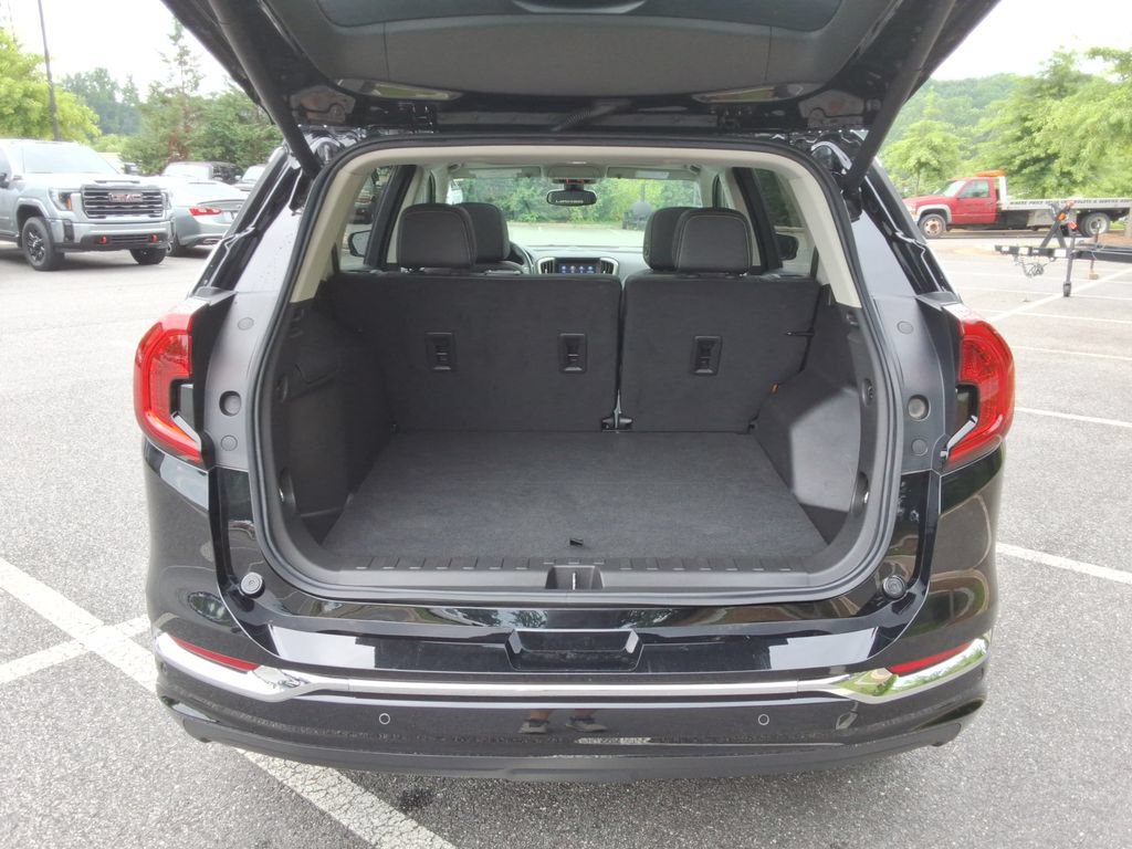 Certified 2024 GMC Terrain Denali w/ Denali Premium Package AWD/4WD image 16