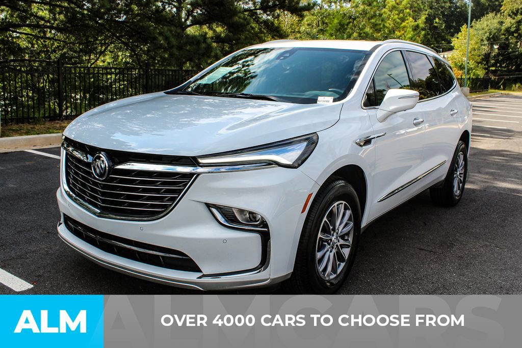 Used 2024 Buick Enclave Premium image 3