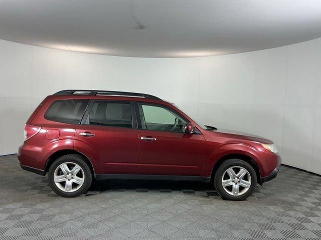 Used 2010 Subaru Forester 2.5X Limited AWD/4WD image 4