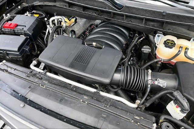 Used 2025 GMC Yukon XL AT4 AWD/4WD image 31