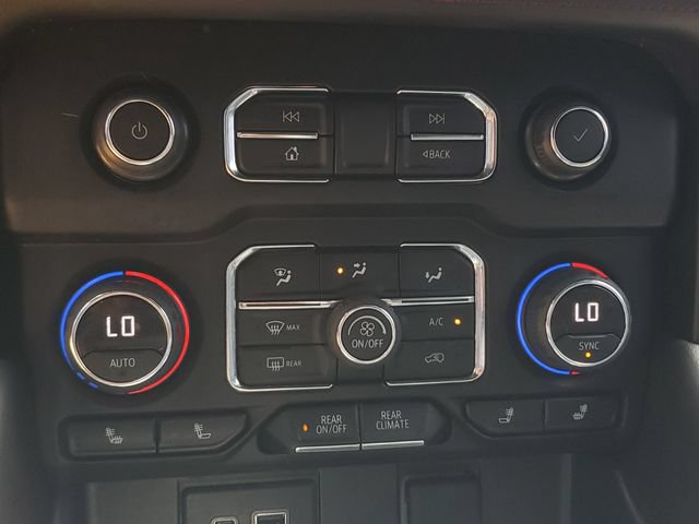 Used 2021 Chevrolet Suburban RST AWD/4WD image 29