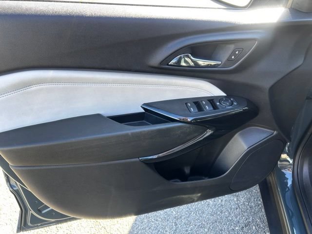 Used 2025 Chevrolet Trax LT FWD image 12