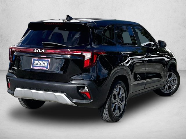 Used 2026 Kia Seltos LX FWD image 2