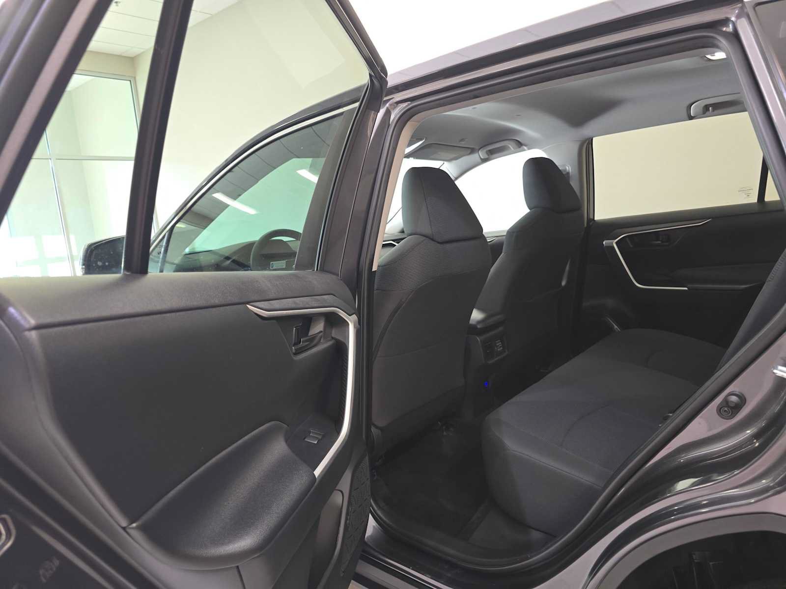 Certified 2023 Toyota RAV4 LE AWD/4WD image 23