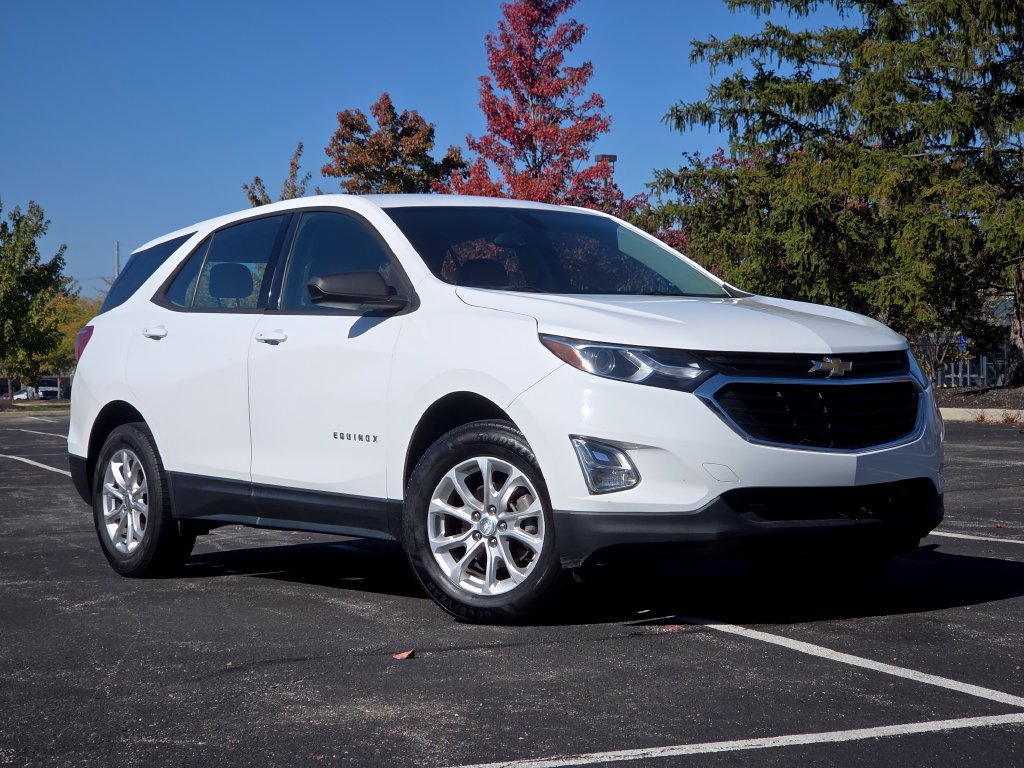 Used 2018 Chevrolet Equinox LS FWD image 2