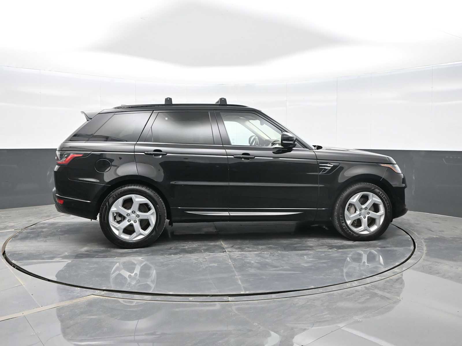 Used 2018 Land Rover Range Rover Sport HSE image 8