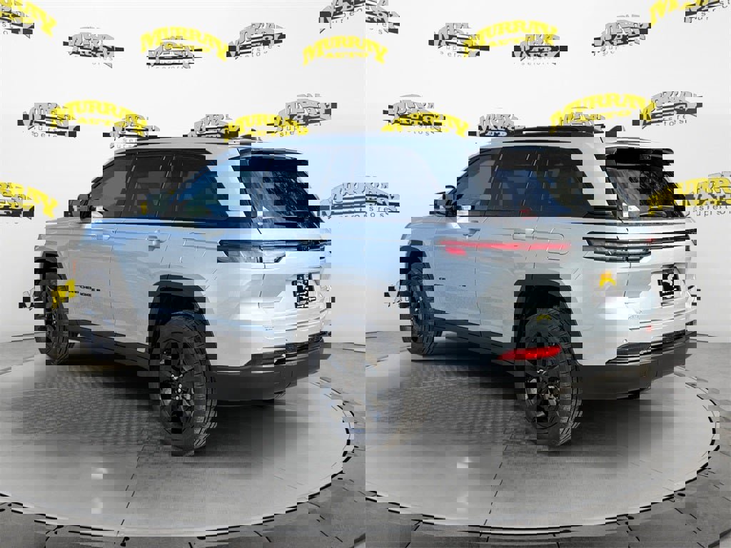 New 2025 Jeep Grand Cherokee Limited w/ Luxury Tech Group II image 3