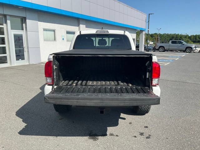 Used 2017 Toyota Tacoma TRD Off-Road w/ Tow Package (A/T) AWD/4WD image 17
