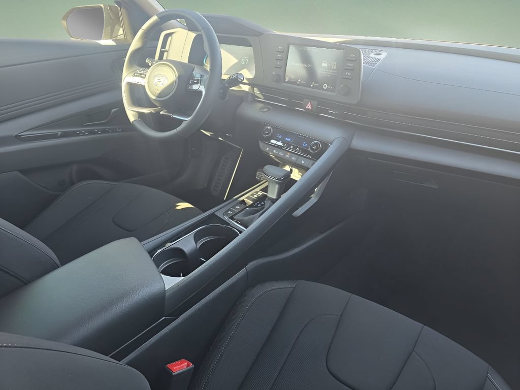 New 2026 Hyundai Elantra SEL Sport Premium FWD image 28